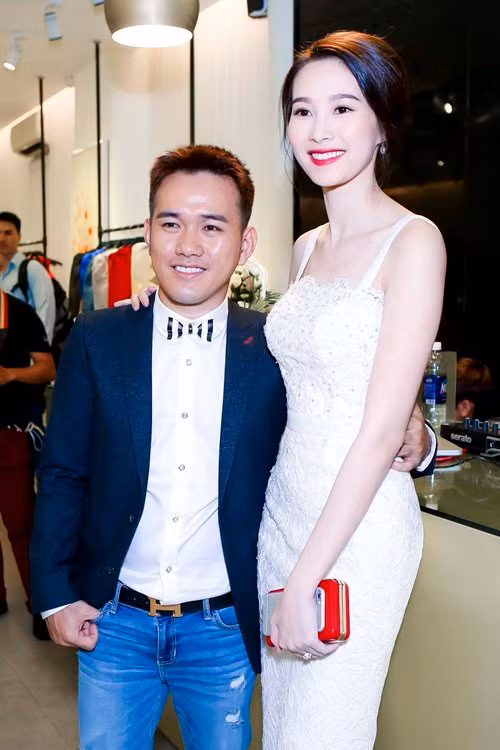 Hoa hậu Thu Thảo mặc váy trắng tinh khôi như tiên nữ