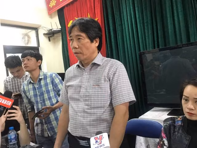 Ông Tạ Ngọc Thắng, Trưởng phòng GD&ĐT quận Đống Đa phát biểu tại buổi họp báo