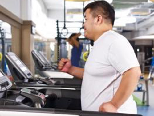 Tập thể dục ở cường độ và khối lượng nào cũng có thể giúp người dư cân giảm mỡ ở gan. Ảnh: MNT