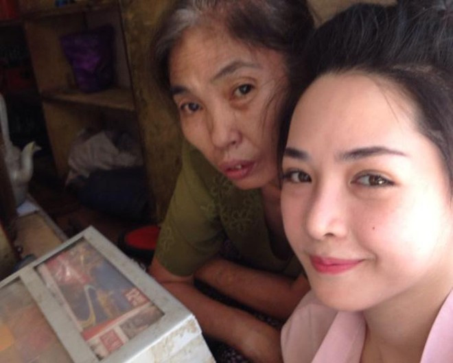 Trong nhà, người Thanh Quỳnh dành tình yêu thương hơn cả là mẹ. Ảnh: NVCC.