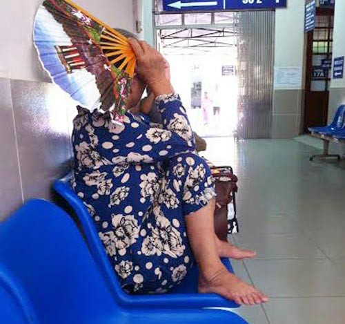 Ngọt ngào những câu chuyện chồng chăm vợ đẻ tại BV phụ sản - 2