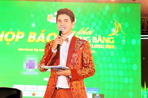 MC Vũ Mạnh Cường đẹp đôi bên Quỳnh Chi - 1