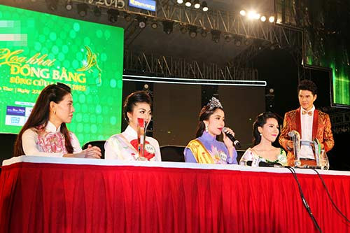 MC Vũ Mạnh Cường đẹp đôi bên Quỳnh Chi - 8