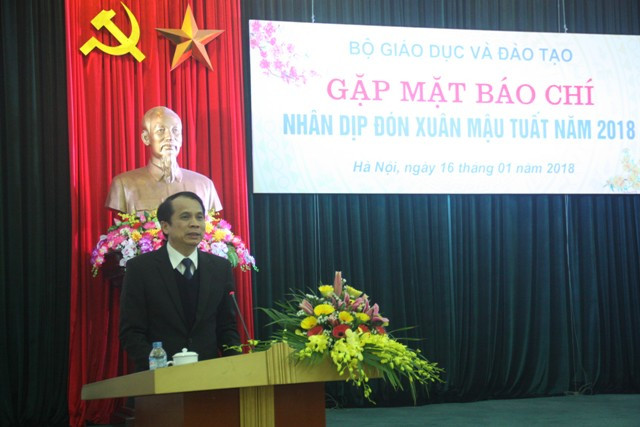 Thứ trưởng Bộ GD&ĐT Phạm Mạnh Hùng phát biểu tại buổi gặp mặt báo chí năm 2018 Thứ trưởng Bộ GD&ĐT Phạm Mạnh Hùng phát biểu tại buổi gặp mặt báo chí năm 2018