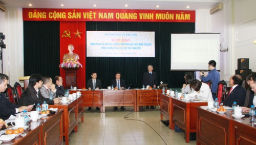 Họp báo thông tin về dự thảo các chương trình môn học, hoạt động giáo dục trong chương trình GDPT mới. Họp báo thông tin về dự thảo các chương trình môn học, hoạt động giáo dục trong chương trình GDPT mới.