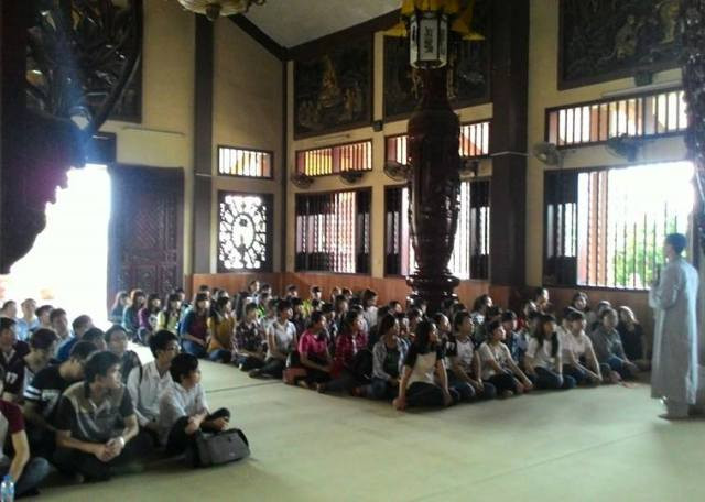 Học sinh Trường THPT Khoái Châu tham quan, trải nghiệm và dự khóa học tại Thiền viện Sùng Phúc - Hà Nội. Học sinh Trường THPT Khoái Châu tham quan, trải nghiệm và dự khóa học tại Thiền viện Sùng Phúc - Hà Nội.