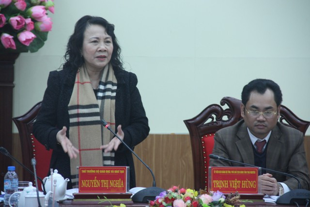 Thứ trưởng Bộ GD&ĐT Nguyễn Thị Nghĩa - Trưởng đoàn công tác liên ngành làm việc với UBND tỉnh Thái Nguyên.
