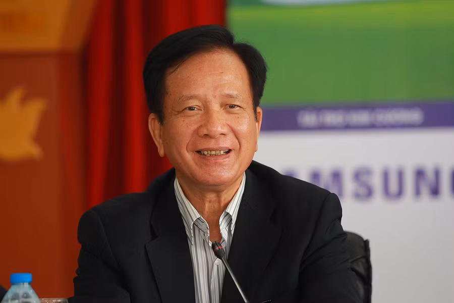 Nguyên Bộ trưởng Bộ Kế hoạch và Đầu tư Võ Hồng Phúc phát biểu tại buổi họp báo