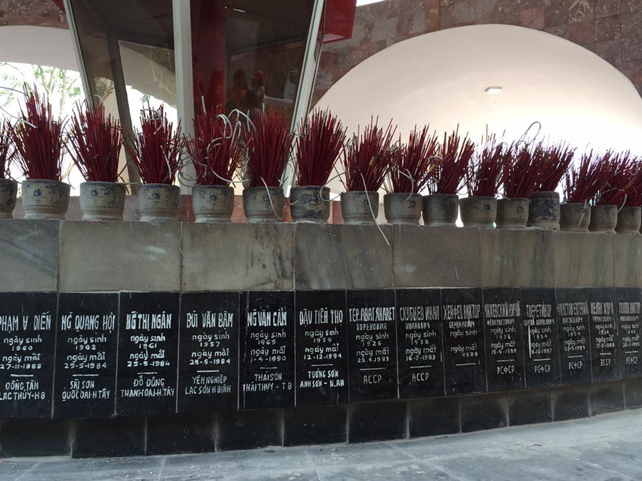 Khu tưởng niệm các chú công nhân đã dũng cảm hi sinh cả tính mạng, cả tuổi đời thanh xuân vì sự nghiệp công nghiệp hoá, hiện đại hoá của đất nước