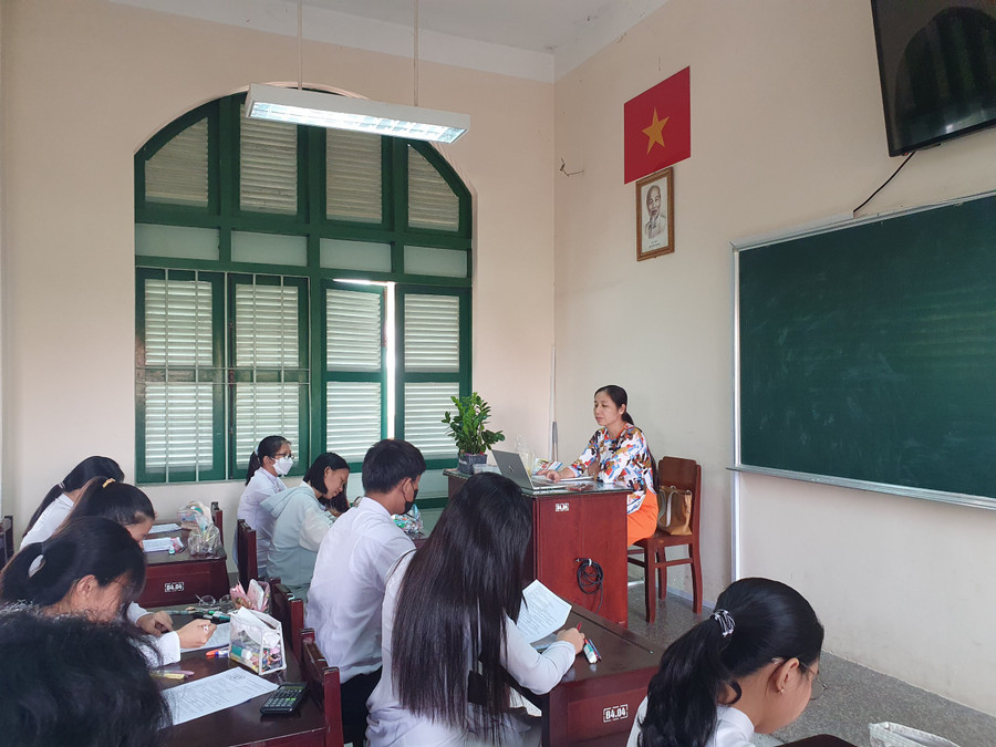 Việc tổ chức thi, hỗ trợ học sinh được quan tâm đặc biệt. Việc tổ chức thi, hỗ trợ học sinh được quan tâm đặc biệt.