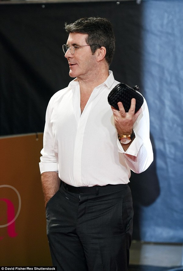 Simon Cowell quên kéo khóa quần Simon Cowell quên kéo khóa quần