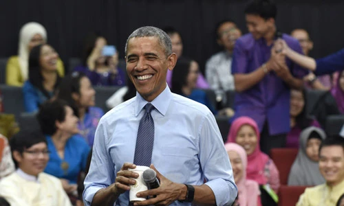 Obama: "Tôi không nhuộm tóc, đừng chê tôi già"