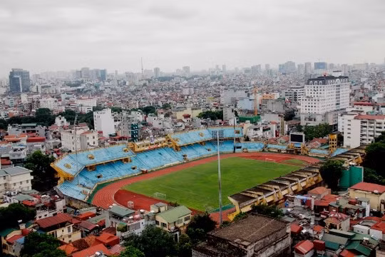  Và sân vận động Hàng Đẫy 