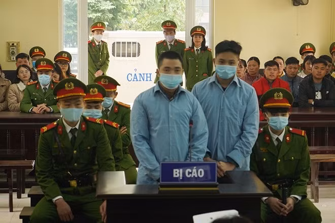Hai bị cáo tại phiên tòa