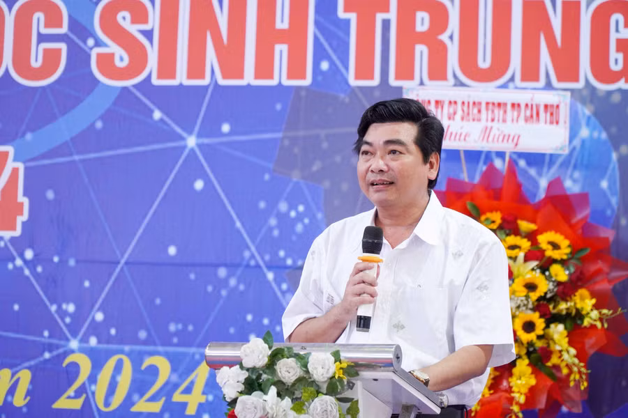 Ông Trần Thanh Bình - Giám đốc Sở GD&amp;ĐT TP Cần Thơ phát biểu tại lễ bế mạc.