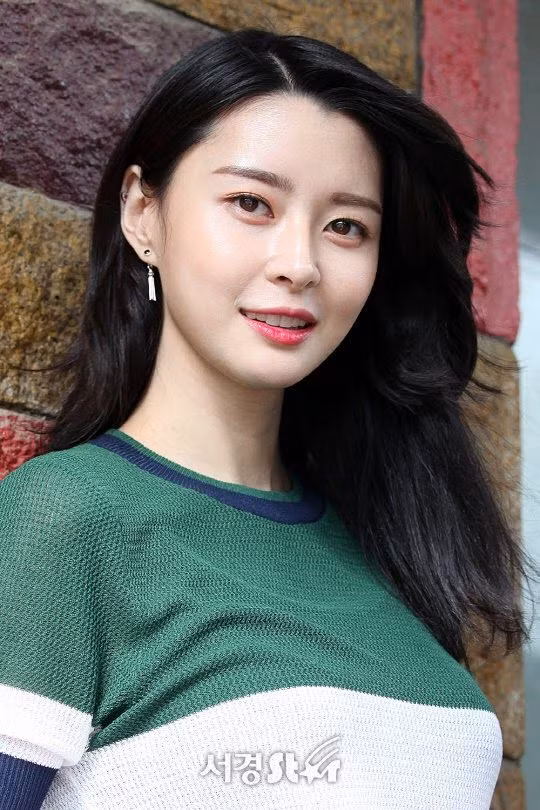 25 diễn viên thần tượng K-Pop xuất sắc nhất, được người hâm mộ bình chọn ảnh 2