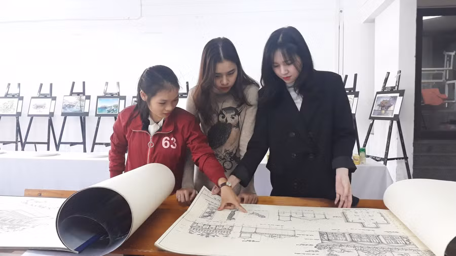 Giảng viên và SV trường ĐH Kiến trúc Đà Nẵng đã tổ chức nhiều hoạt động khảo sát, thu thập dữ liệu về các làng chài ở Đà Nẵng