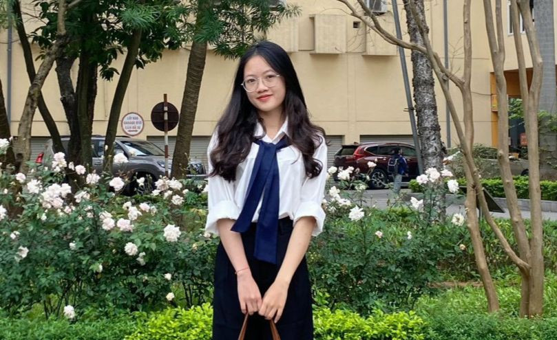 Cao Thùy Linh Son - sinh viên năm hai ngành Sư phạm Ngữ văn, Trường ĐH Sư phạm Hà Nội. Ảnh: NVCC