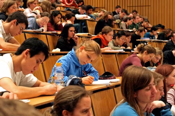 Mức độ hài lòng của các doanh nghiệp với sinh viên tốt nghiệp thạc sĩ đạt mức cao và có xu hướng tăng. Ảnh minh họa: ITN