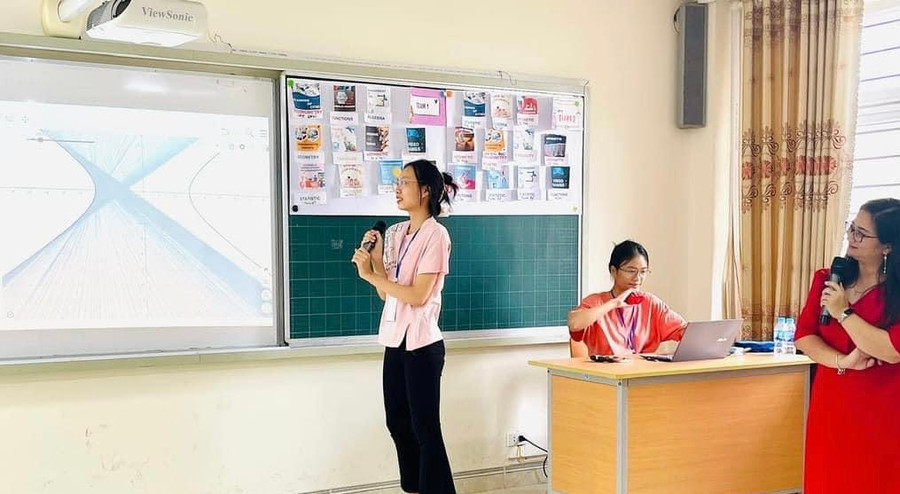 Sinh viên Khoa Toán, Trường ĐH Sư phạm (ĐH Thái Nguyên) trong giờ rèn luyện nghiệp vụ sư phạm. Ảnh: NTCC Sinh viên Khoa Toán, Trường ĐH Sư phạm (ĐH Thái Nguyên) trong giờ rèn luyện nghiệp vụ sư phạm. Ảnh: NTCC