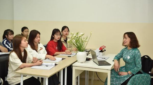 Tiết học của giảng viên và sinh viên Trường Đại học Nguyễn Trãi. Ảnh: Xuân Phú Tiết học của giảng viên và sinh viên Trường Đại học Nguyễn Trãi. Ảnh: Xuân Phú