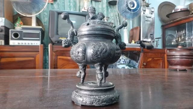 Trong đó có những món đồ quý, niên đại hàng trăm năm không phải có tiền là mua được