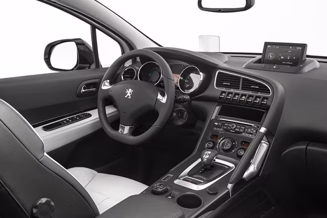 Ngắm cặp “lính mới” của thị trường ôtô Việt ảnh 11