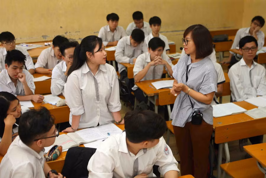 Cần những hình thức khen thưởng kỉ luật tích cực để khích lệ học sinh. Ảnh: ITN