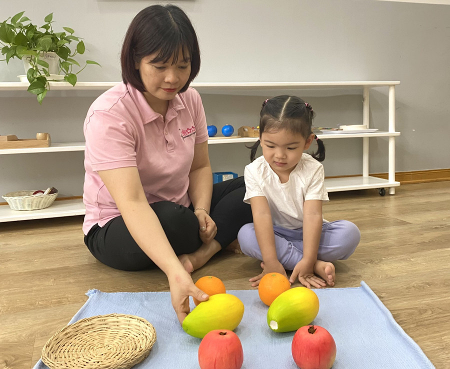 Cô Hoàng Thị Ngân đạt được nhiều thành tích sau 11 năm công tác tại trường mầm non.