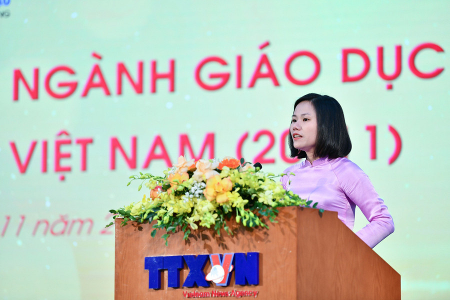 Cô Đặng Thị Nụ chia sẻ tại buổi gặp mặt. Cô Đặng Thị Nụ chia sẻ tại buổi gặp mặt.