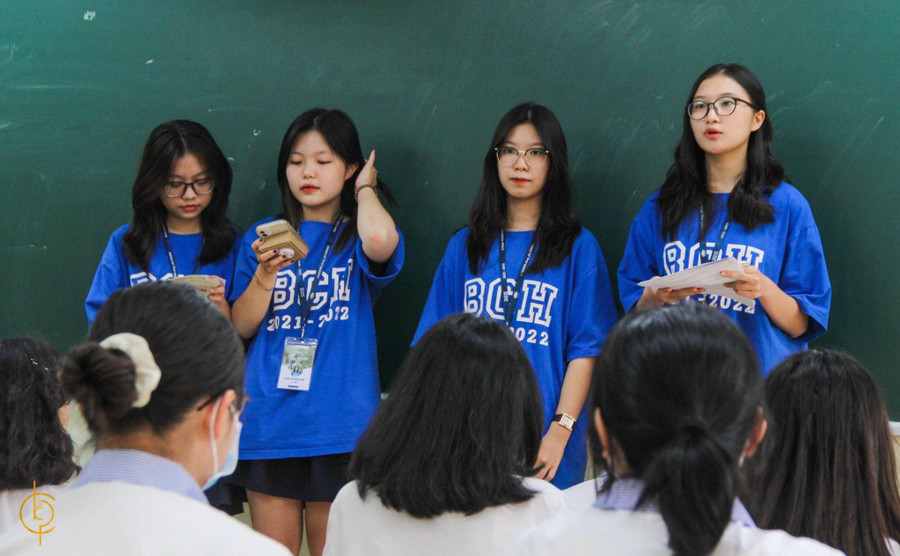 Cần nhân rộng các câu lạc bộ nhằm tạo môi trường rèn luyện tiếng Anh cho học sinh.