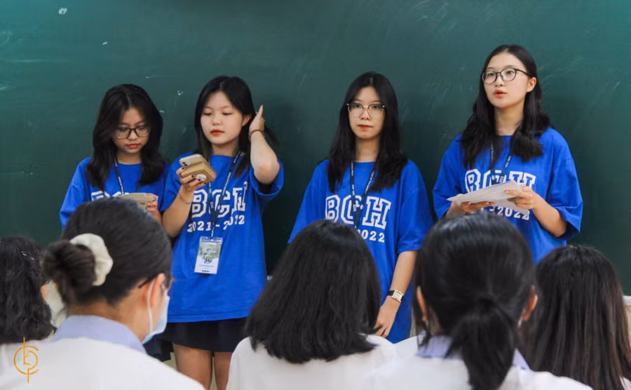 Cần nhân rộng các câu lạc bộ nhằm tạo môi trường rèn luyện tiếng Anh cho học sinh.