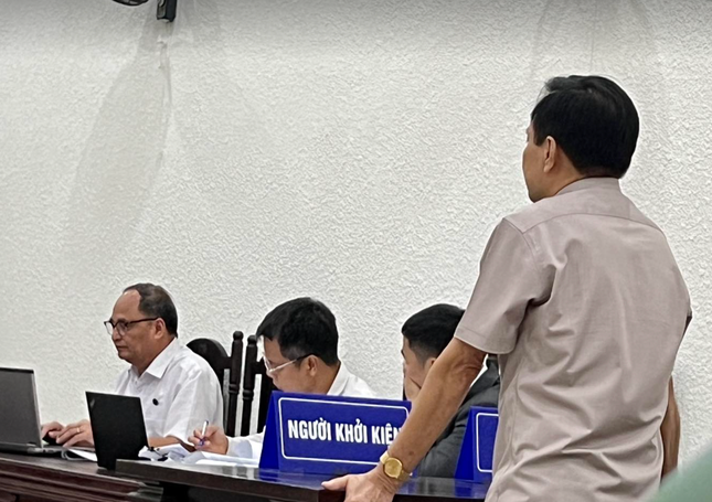 Đại diện Công ty Cổ phần Hải Dương Gas tại toà. Ảnh: N.L Đại diện Công ty Cổ phần Hải Dương Gas tại toà. Ảnh: N.L