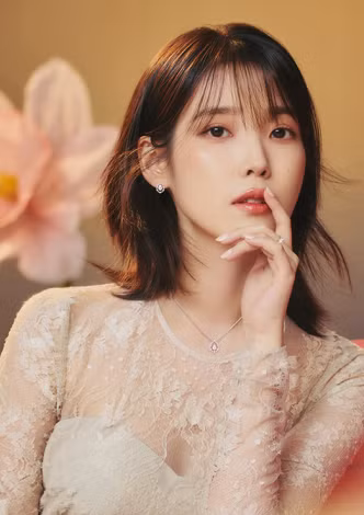 IU vượt BLACKPINK tại thị trường Hàn Quốc.