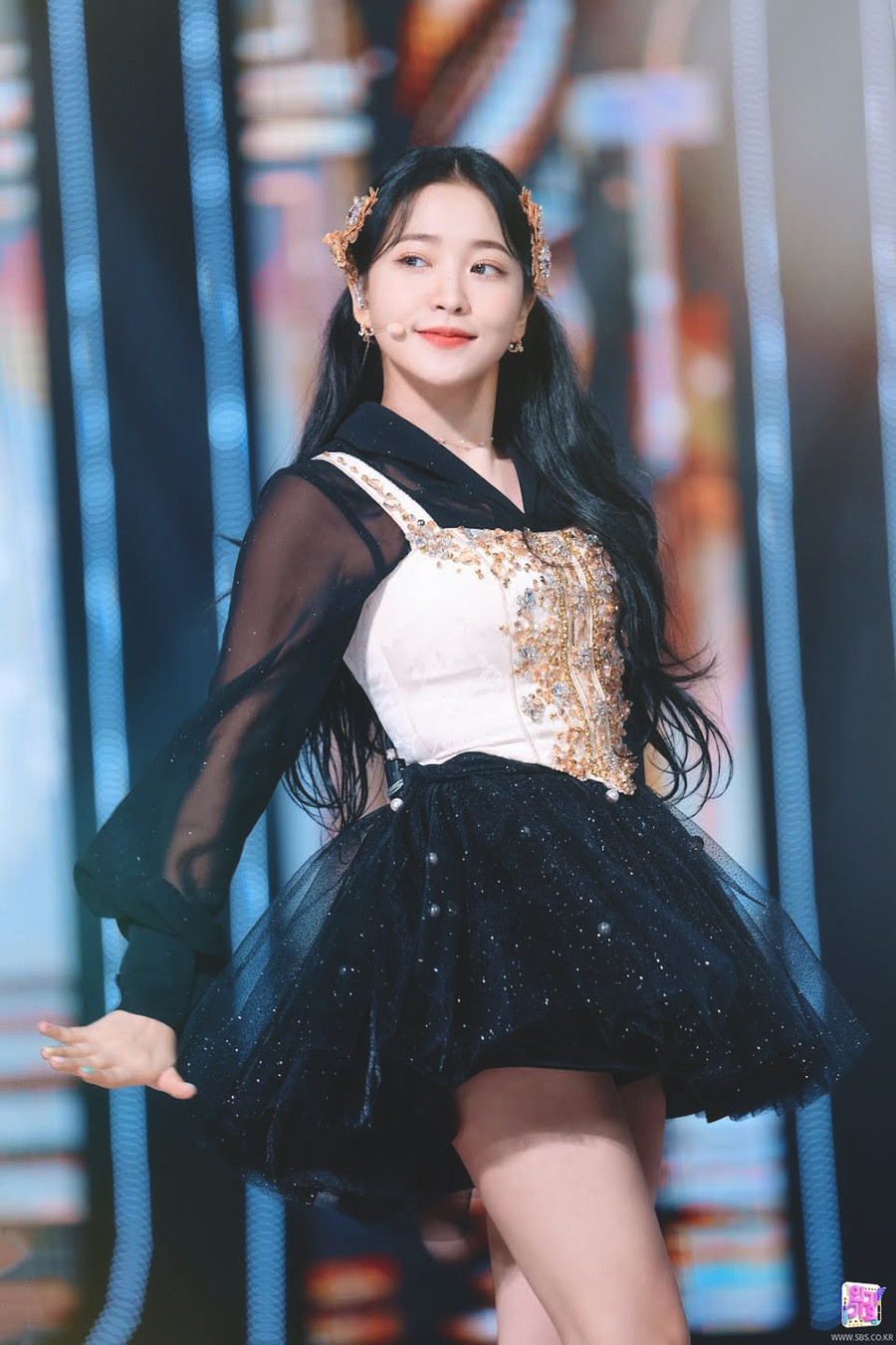 Yeri (Red Velvet): Cùng với việc là maknae của Red Velvet, Yeri còn là giọng ca chính và rapper của nhóm.