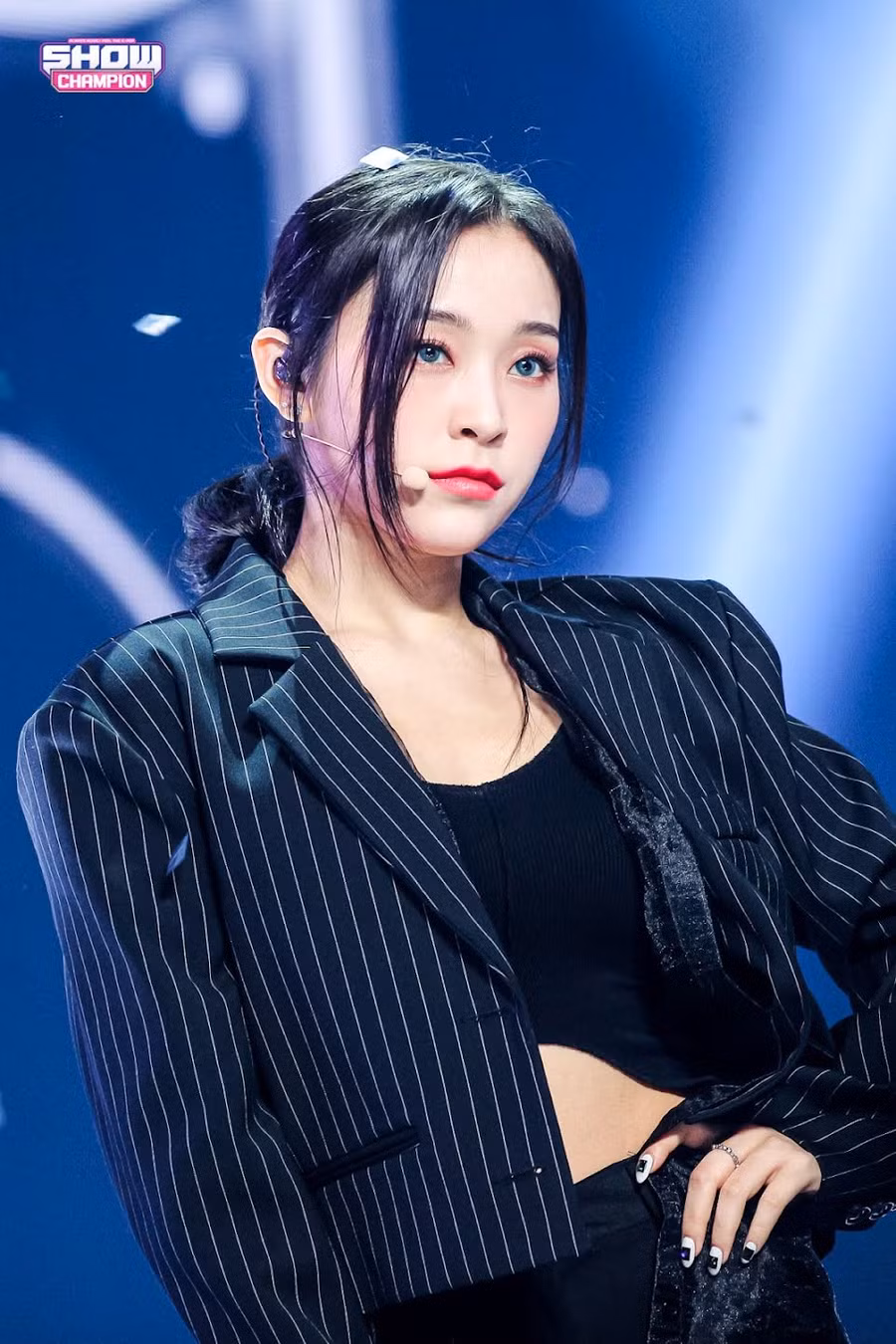 Gahyeon (Dreamcatcher): Cùng với việc là maknae của Dreamcatcher, Gahyeon còn là giọng ca chính và rapper của nhóm.