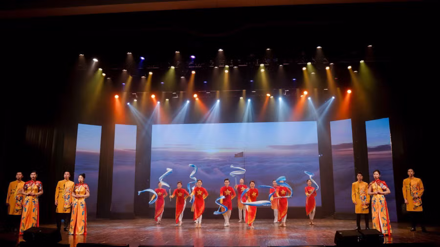 Chương trình ca nhạc “Giai điệu tự hào - Tuổi trẻ Thủ đô làm theo lời Bác”.