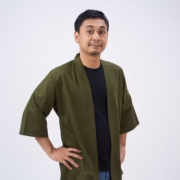 Raditya Dika - đạo diễn kiêm diễn viên người Indonesia, đứng ở vị trí thứ 73 khi thu về132.000 USD (khoảng 3,2 tỷ đồng) cho mỗi bài đăng quảng cáo trên Instagram.