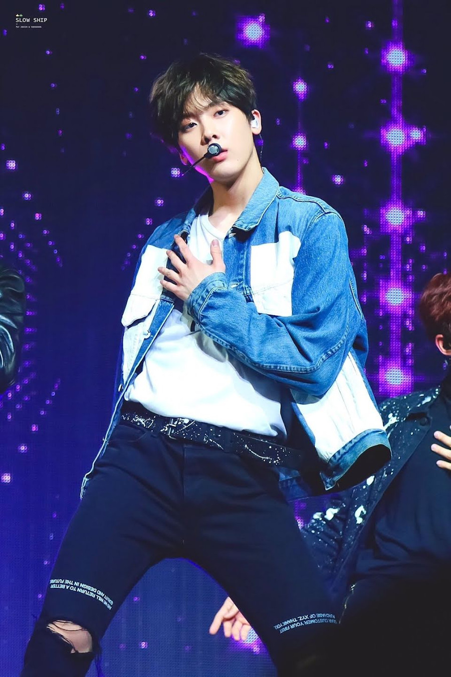 Sanha (ASTRO): Cùng với việc là maknae của ASTRO, Sanha còn là giọng ca chính của nhóm.