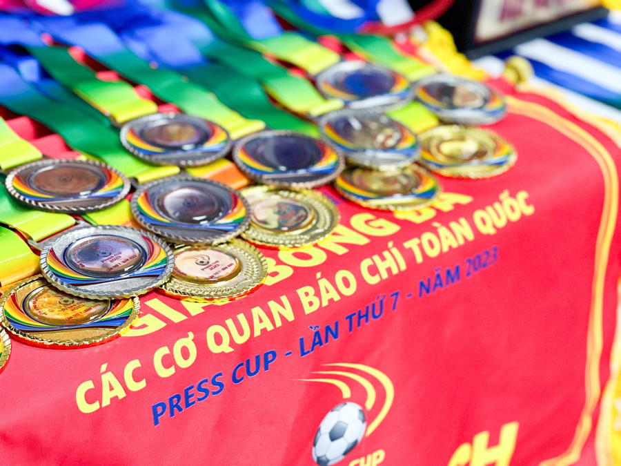 Cúp, huy chương của Press Cup 2023.