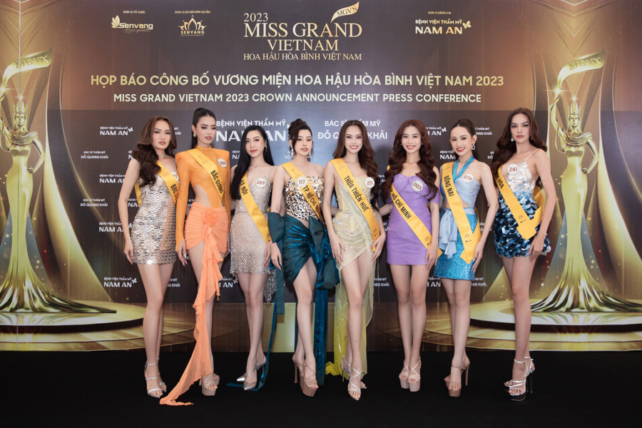 Dàn thí sinh hội tụ đầy đủ tiêu chí về năng lực, ngoại hình, kiến thức. Dàn thí sinh hội tụ đầy đủ tiêu chí về năng lực, ngoại hình, kiến thức.