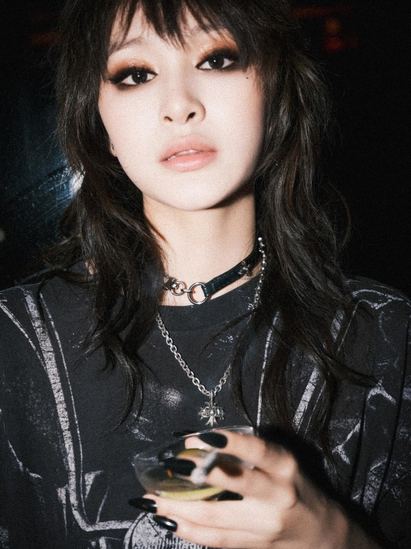 Nữ ca sĩ Hiền Hồ tiếp tục gặp biến sau khi ra mắt MV mới. Nữ ca sĩ Hiền Hồ tiếp tục gặp biến sau khi ra mắt MV mới.