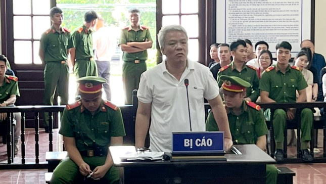 Bị cáo Nguyễn Văn Khuê tại toà. Bị cáo Nguyễn Văn Khuê tại toà.