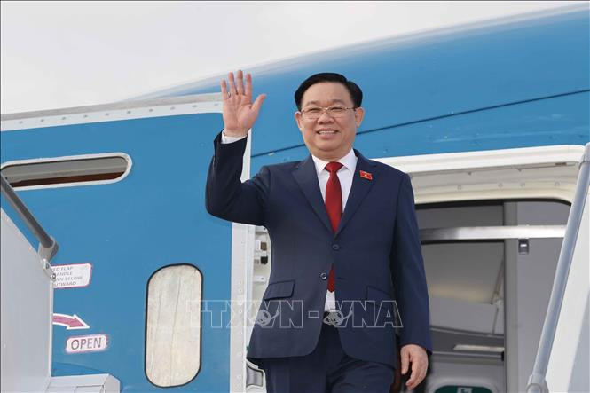 Chủ tịch Quốc hội Vương Đình Huệ tại Sân bay Mehrabad, Thủ đô Tehran. (Ảnh: Doãn Tấn/TTXVN)