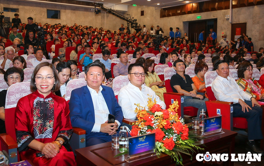 Đến dự chương trình có lãnh đạo các cơ quan Ban, Bộ, ngành Trung ương, Hà Nội... Đến dự chương trình có lãnh đạo các cơ quan Ban, Bộ, ngành Trung ương, Hà Nội...