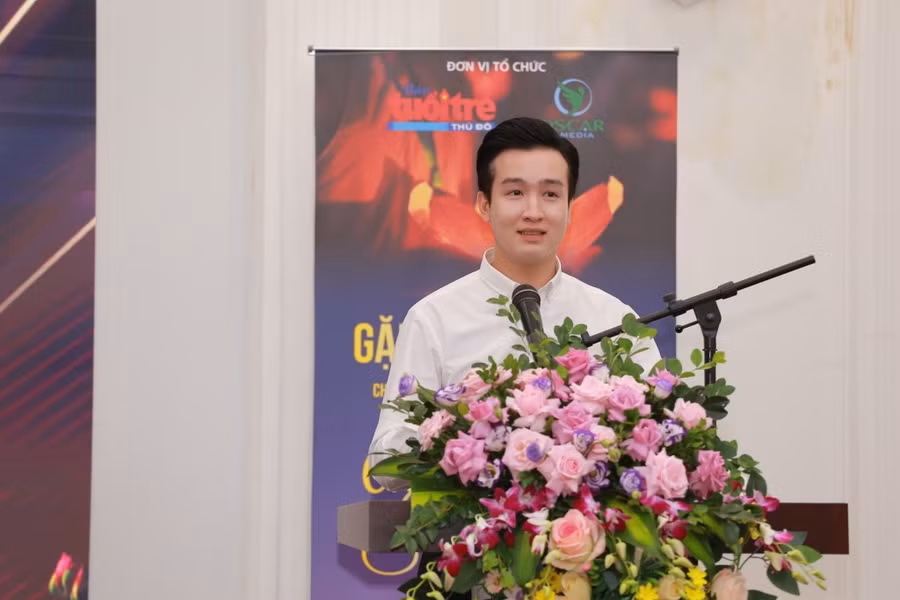 Phó Bí thư Thành đoàn Hà Nội Đào Đức Việt chia sẻ tại buổi gặp mặt báo chí.