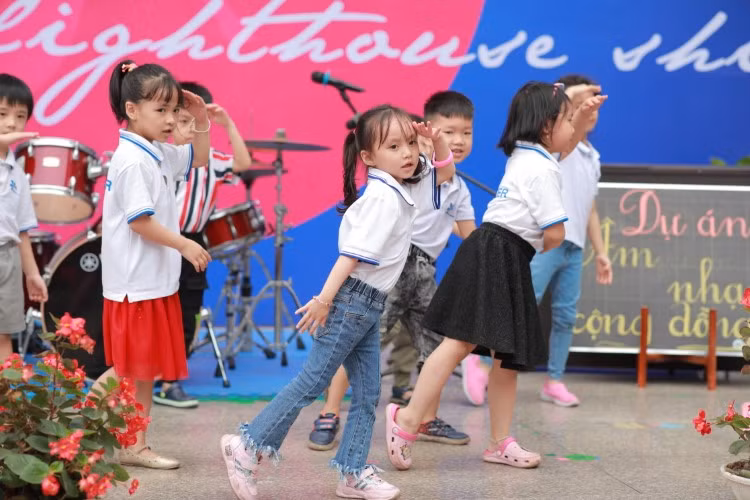 Học sinh Trường Tiểu học Ban Mai (Hà Nội) tự tin trong các hoạt động trải nghiệm.