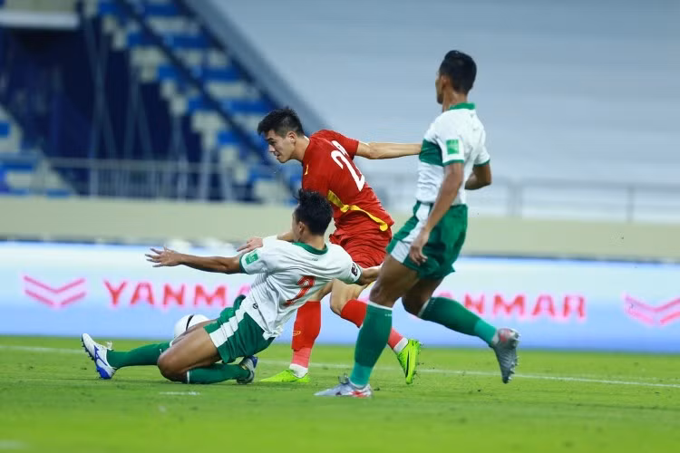 Tiền đạo sinh năm 1997 trong trận đội tuyển Việt Nam thắng Indonesia 4-0.