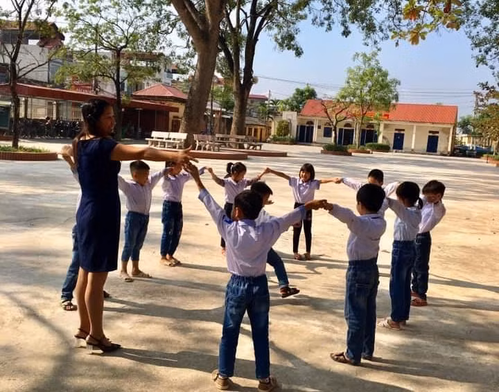 Cô Lê Thị Nếp quyết định thay đổi bản thân để đem lại hạnh phúc cho học trò.