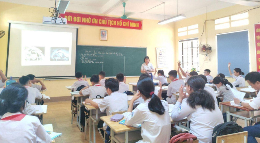 Học sinh thêm hứng thú học tập khi học tập trong môi trường hạnh phúc. Ảnh: NTCC. Trường THCS Lê Quý Đôn (Lào Cai). Học sinh thêm hứng thú học tập khi học tập trong môi trường hạnh phúc. Ảnh: NTCC. Trường THCS Lê Quý Đôn (Lào Cai).